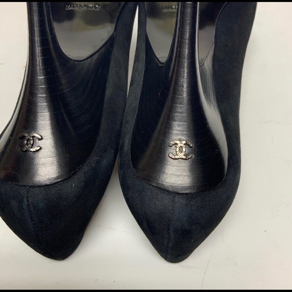 Chanel black suede pumps 2004 Karl Lagerfeld - Picture 9 of 14